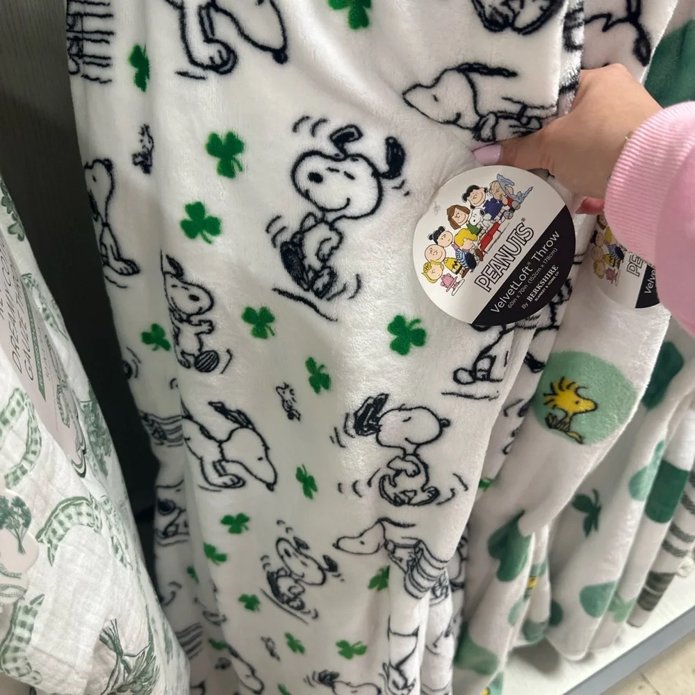 Peanuts Snoopy St Patrick’s Shamrocks Plush Throw Blanket